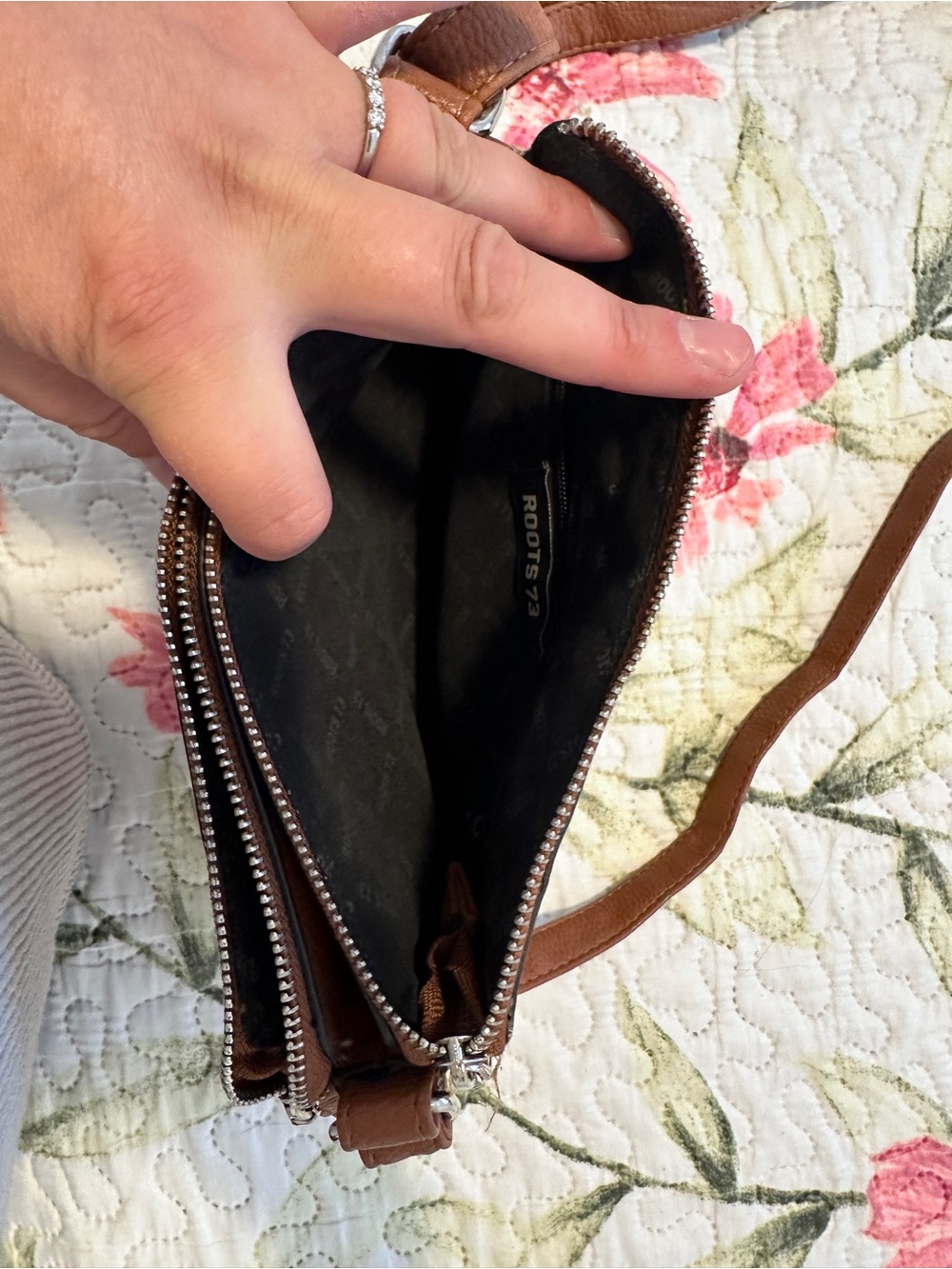 Roots 73 Brown Faux Pebbled Leather Crossbody Purse Bag - Picture 10 of 14